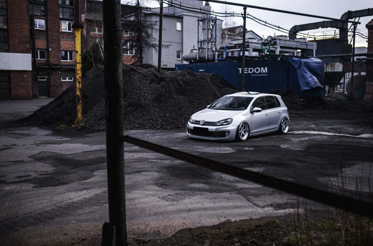 Volkswagen Golf R GTI