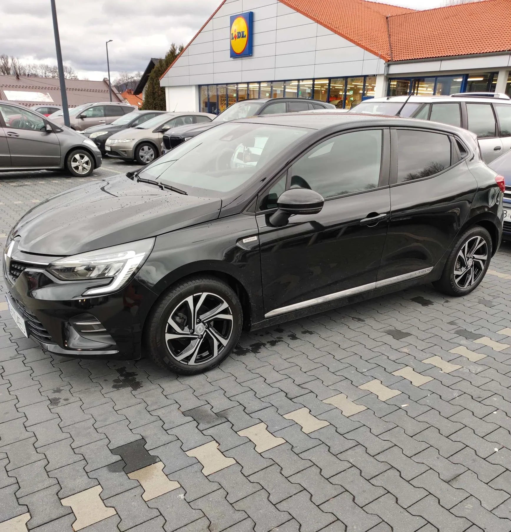 Alu kola pro Renault B5762 7x17 4x100 ET44 Black Polished | Wheelsup.cz