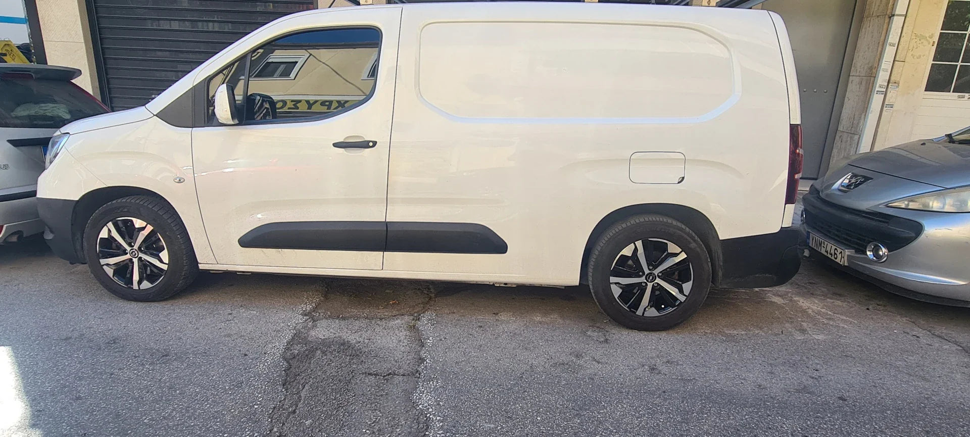 Alu kola pro Peugeot B5837 7x17 5x108 ET42 65.1 Black Polished | Wheelsup.cz