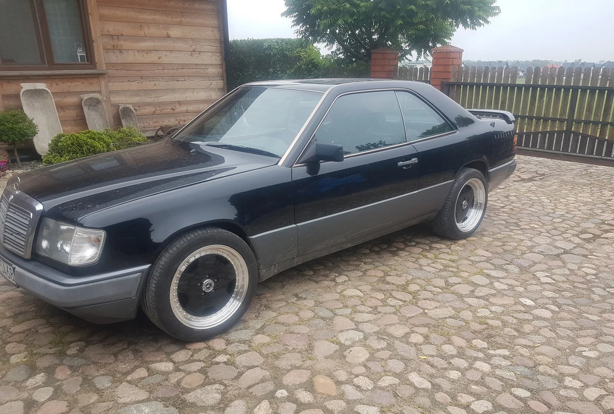 Alu kola pro Mercedes B5852 8x18 5x112 ET35 66.6 černá – na voze 2