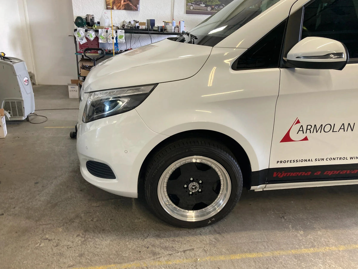 Alu kola pro Mercedes B5852 8x18 5x112 ET35 66.6 černá – na voze 4
