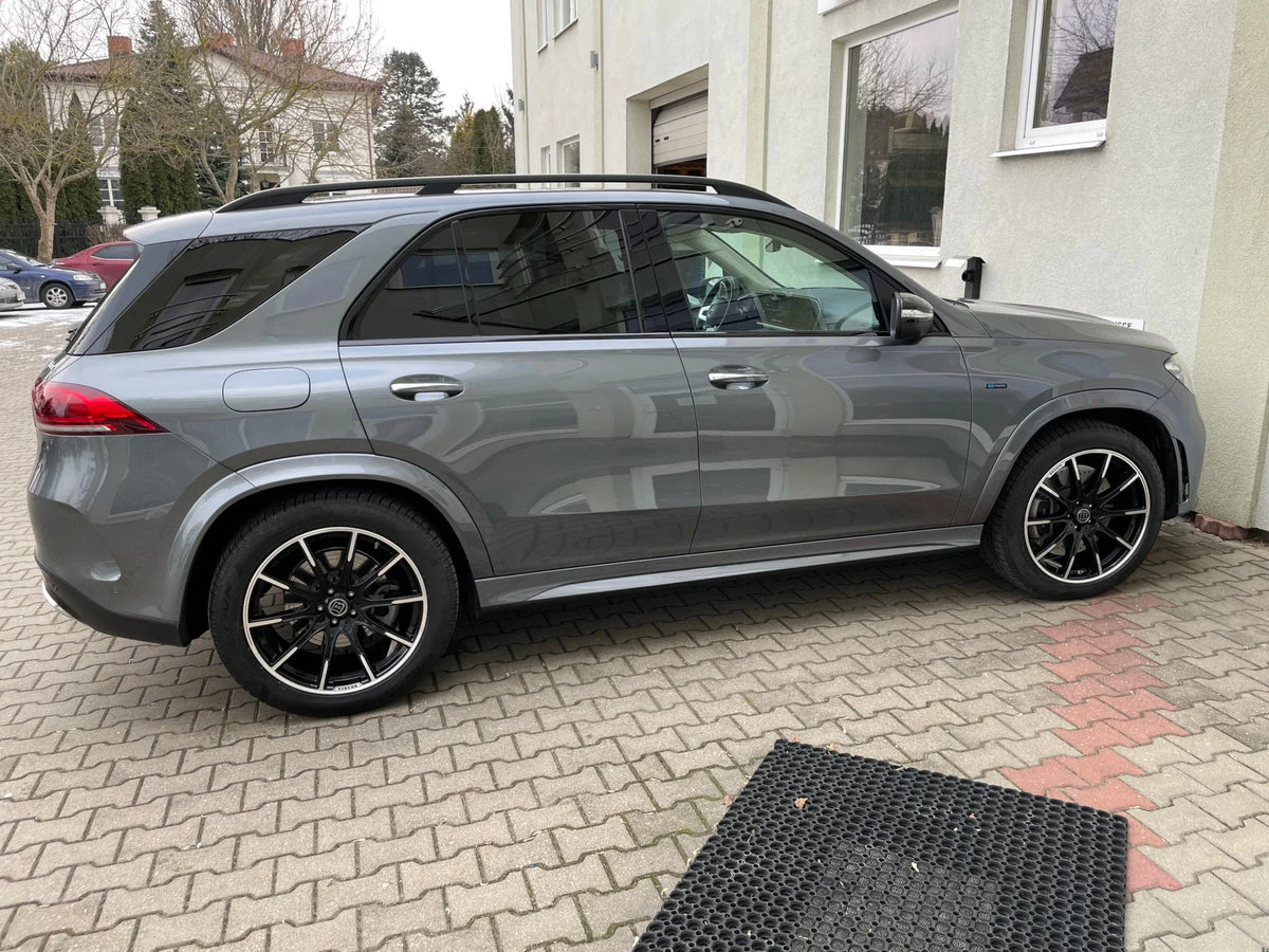 Alu kola pro Mercedes FE236 10x22 5x130 ET36 84.1 černá – na voze 2