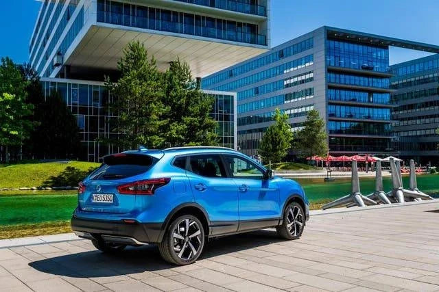 Alu kola pro Nissan XE173 7x17 5x114.3 ET40 66.1 černá – na voze 6
