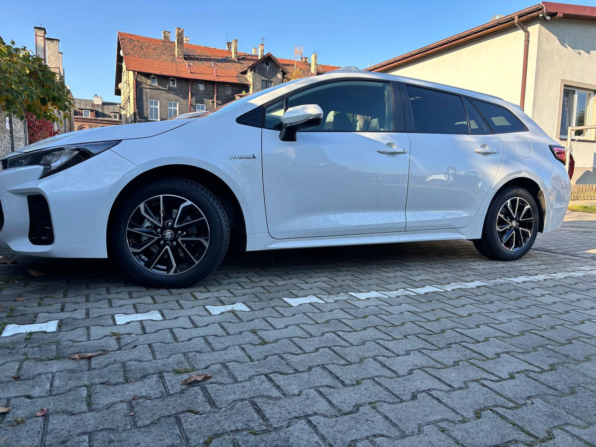 Alu kola pro Toyota B5463 8x18 5x114.3 ET40 60.1 černá – na voze 1