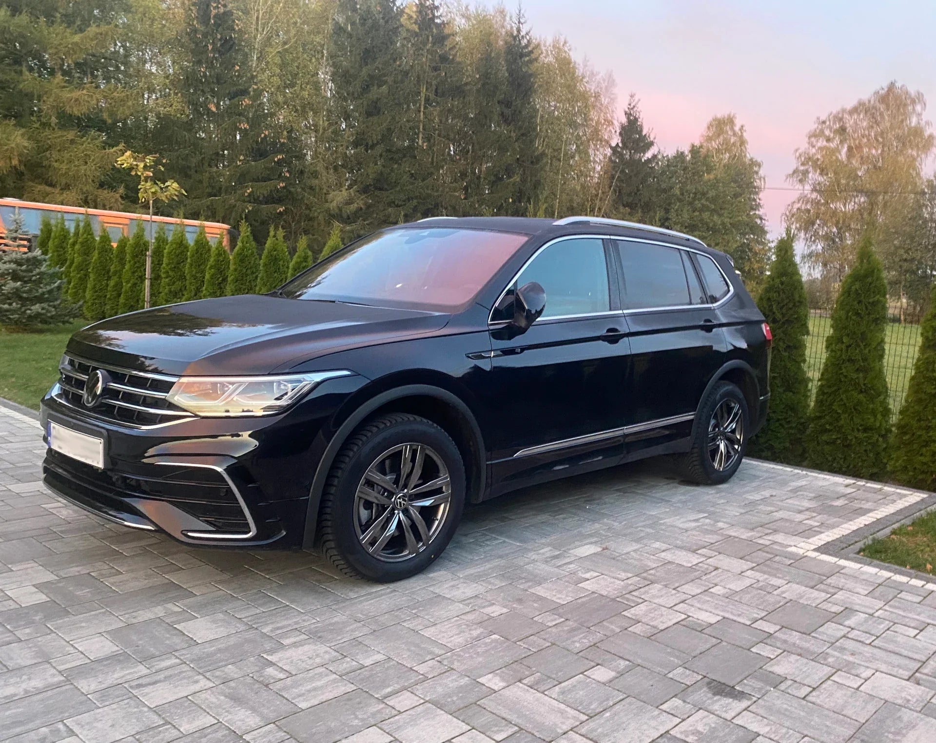 Alu kola pro Volkswagen XFC61 8x18 5x112 ET44 57.1 Hyper Black | Wheelsup.cz