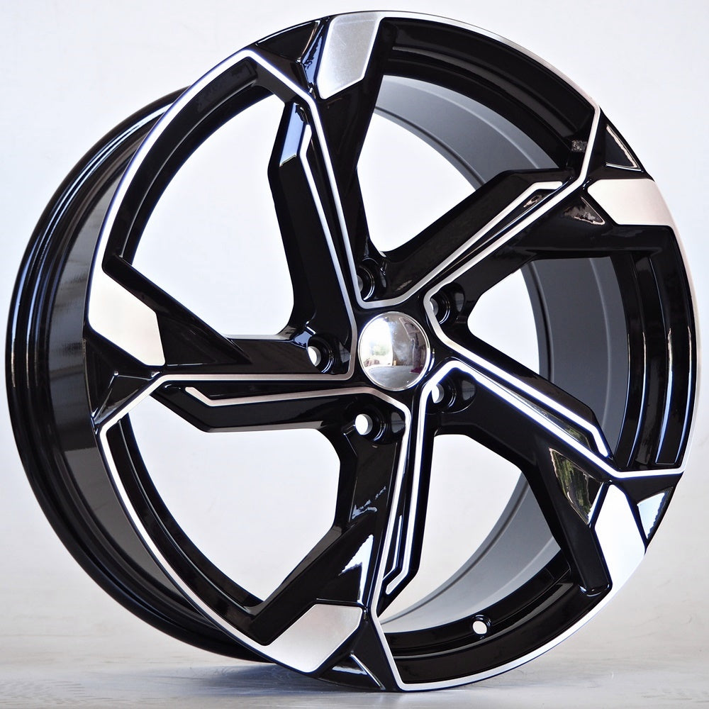 Alu kola pro Audi Arlet 8x18 5x112 ET42 66,45 BFM