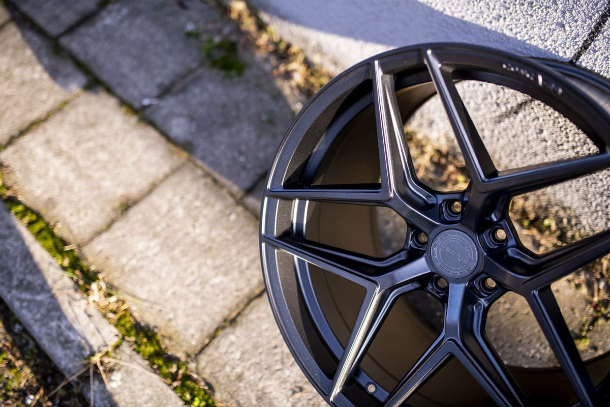 Alu kola Concaver CVR2 19x8,5 ET20-45 BLANK Carbon Graphite – detail 3