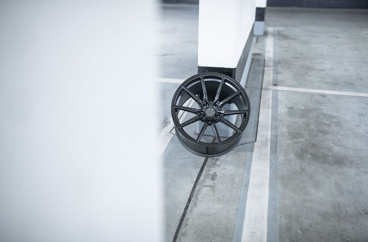 Alu kola Concaver CVR4 20x8 ET40 5x112 Carbon Graphite – detail 3