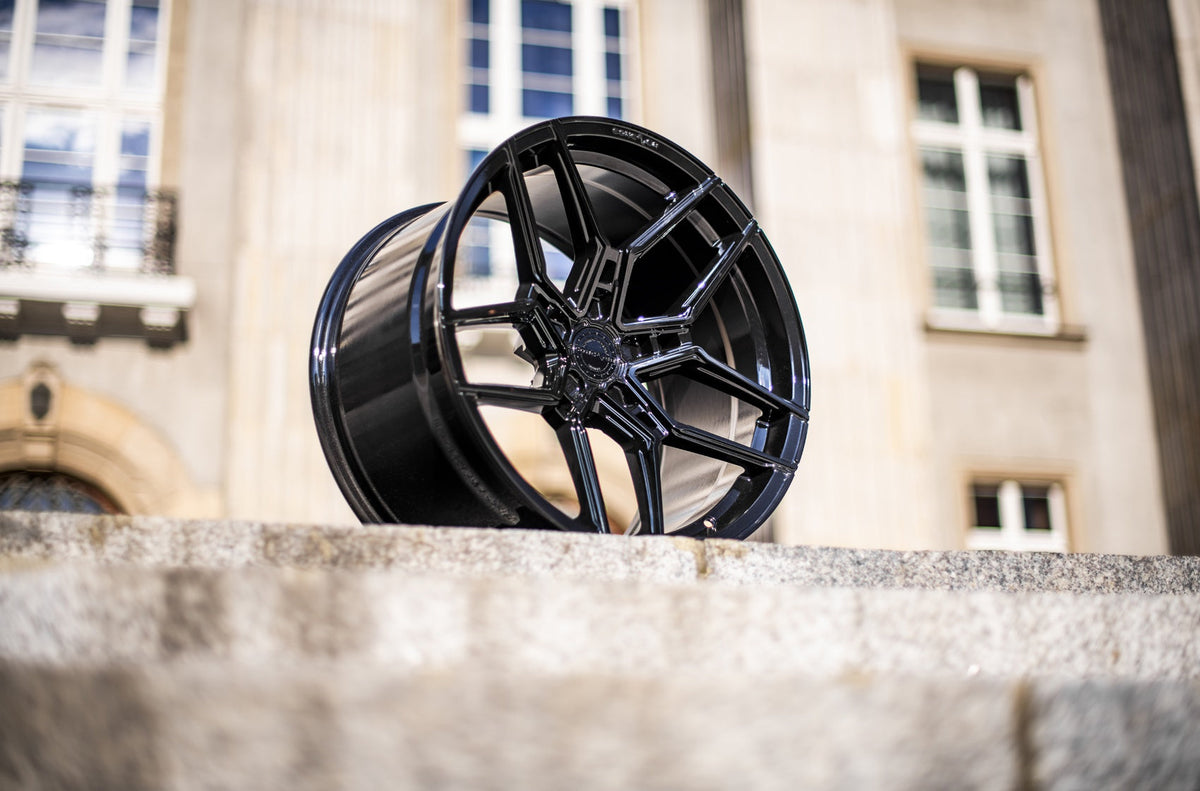 Alu kola Concaver CVR5 20x10,5 ET15-45 BLANK Platinum Black – detail 1