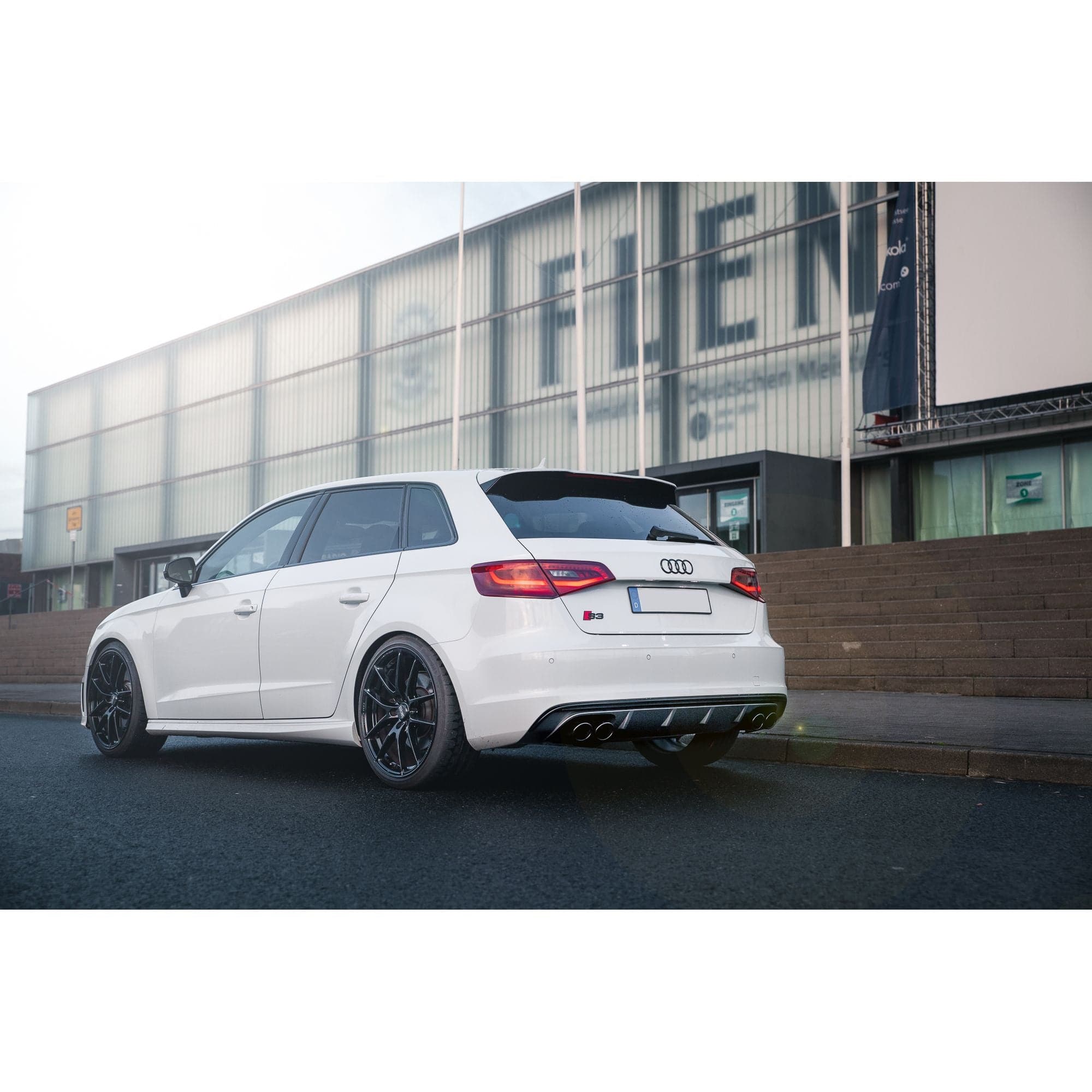 Alu kola OZ LEGGERA HLT 8x18 5x112 ET35 75 Gloss Black WheelsUp