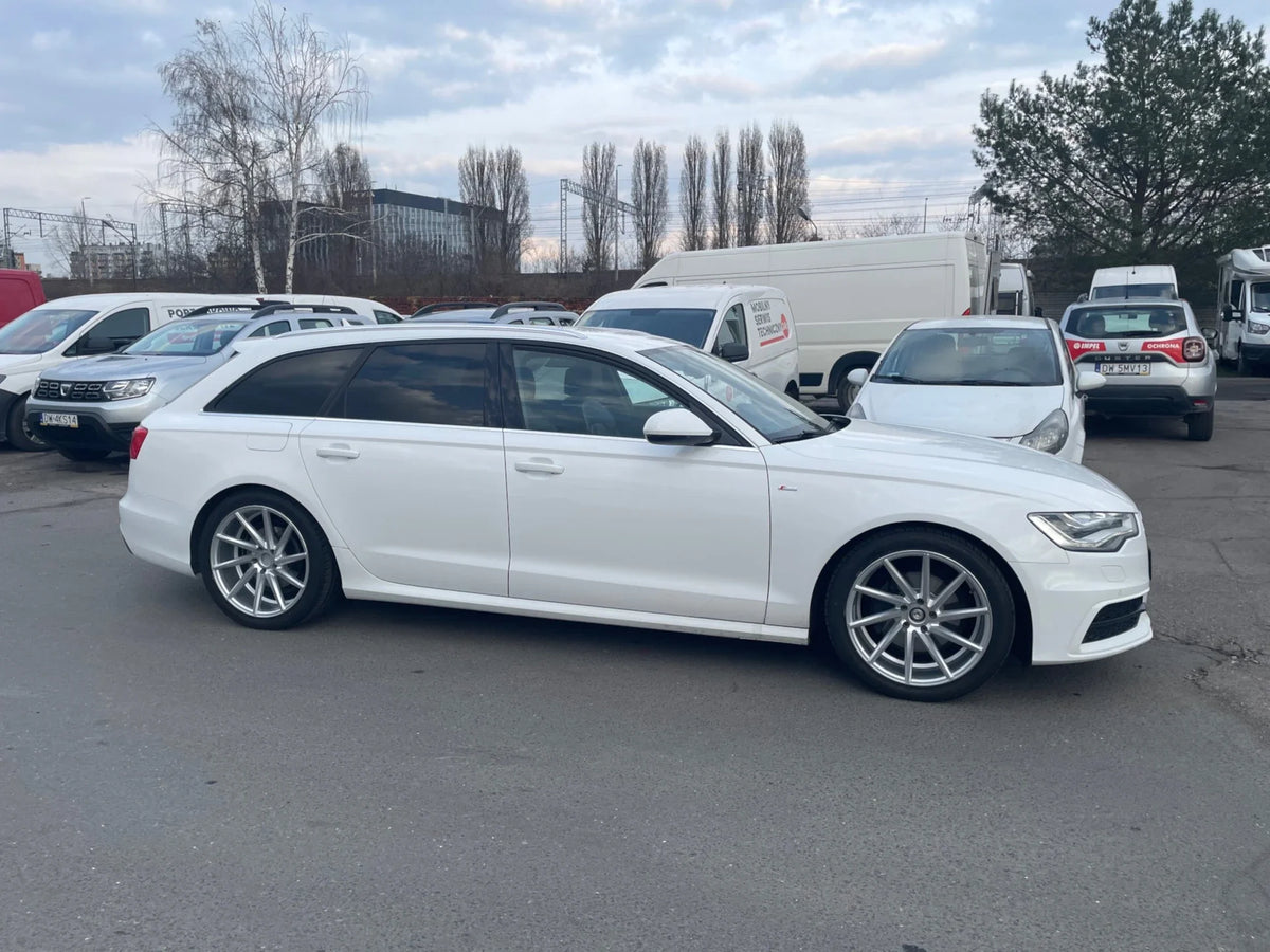 Alu kola Racing Line B1059 9x18 5x112 ET35 66.6 stříbrná – na voze 1