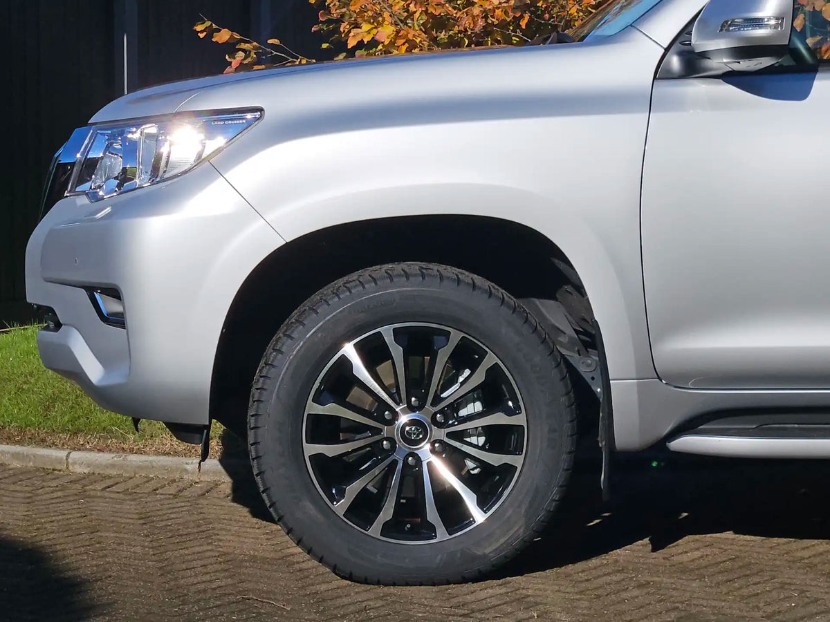Alu kola pro Toyota XE203 7.5x19 6x139.7 ET25 106.1 Black Polished – na voze 2