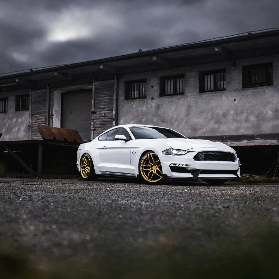 Ráfky na Ford Mustang Concaver CVR3 Matt Gold