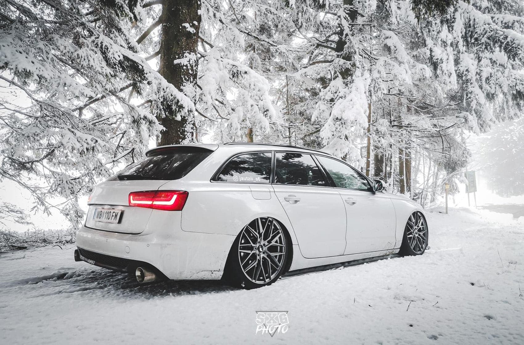 Alu kola Japan Racing JR28 18x7,5 ET40 5x108 Hyper Black WheelsUp