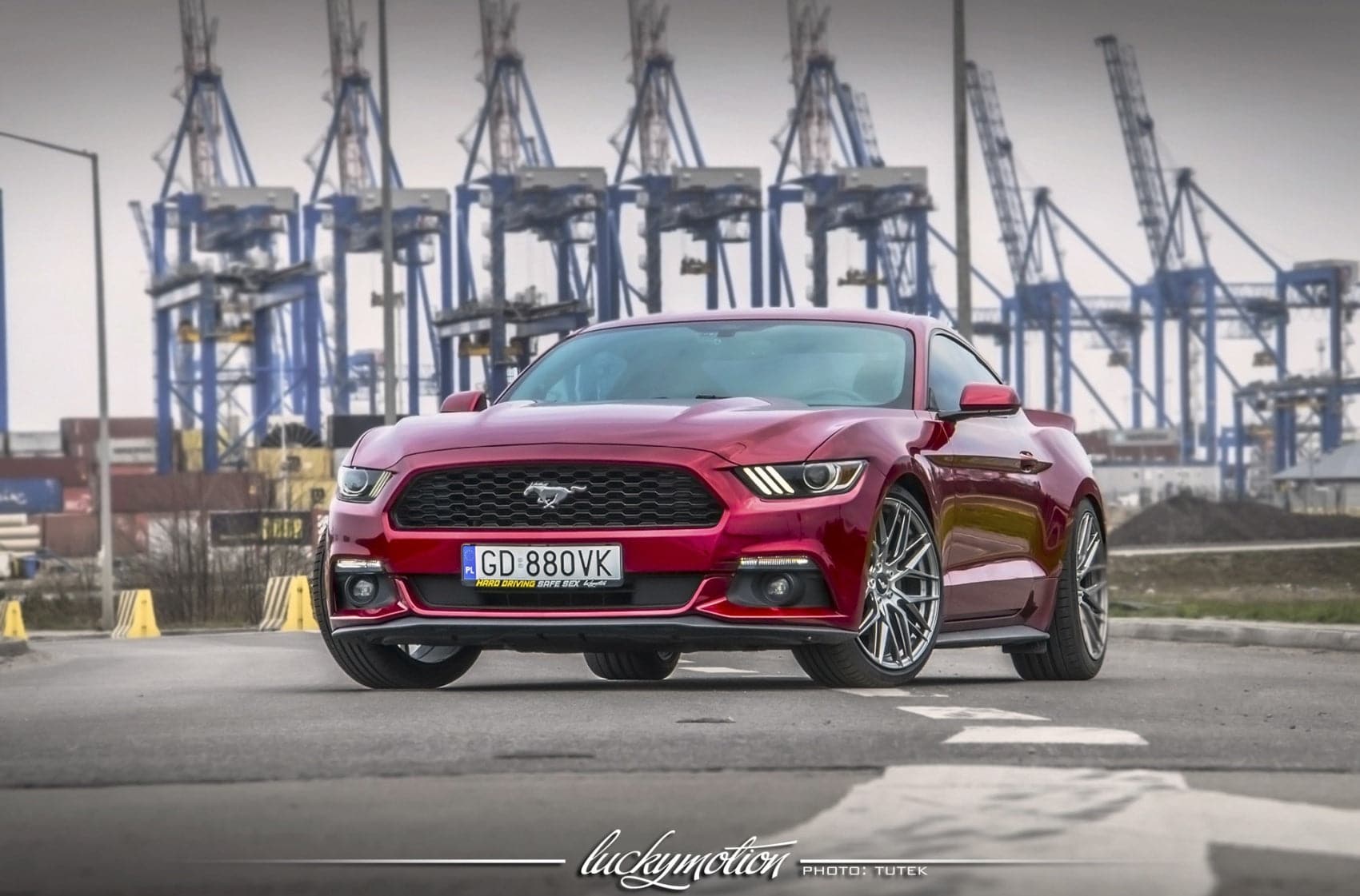 Alu kola Japan Racing JR28 20x8,5 ET30 5x120 Hyper Black WheelsUp